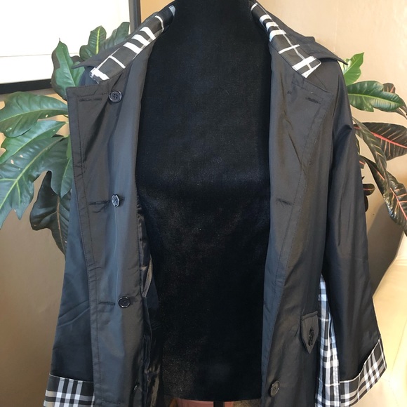 Burberry coat/jacket - Picture 3 of 6